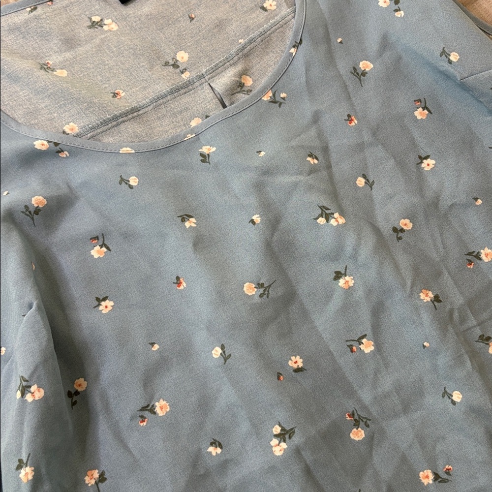 TORRID hi-low challis tank Mia Ditsy Floral Mountain Spring size 1X blue - Picture 4 of 9
